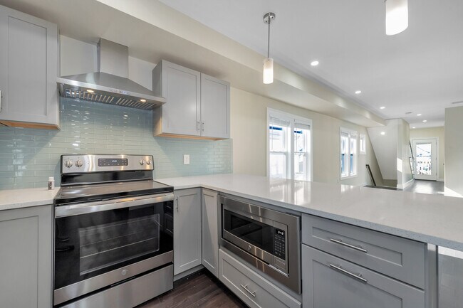 Photo - 43 Wright Ave