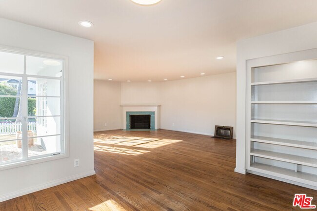 437 N Swarthmore Ave