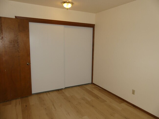 Photo - Wood Village End Unit Condo * Covered Park...