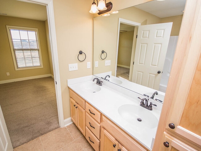 Photo - Minutes to Mazda Toyota and Amazon. Fenced back yard