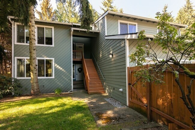 Main Entrance - Lower Unit - 17729 NE 88th Pl Townhome