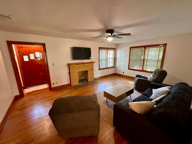 Photo - 47 Brentwood Dr