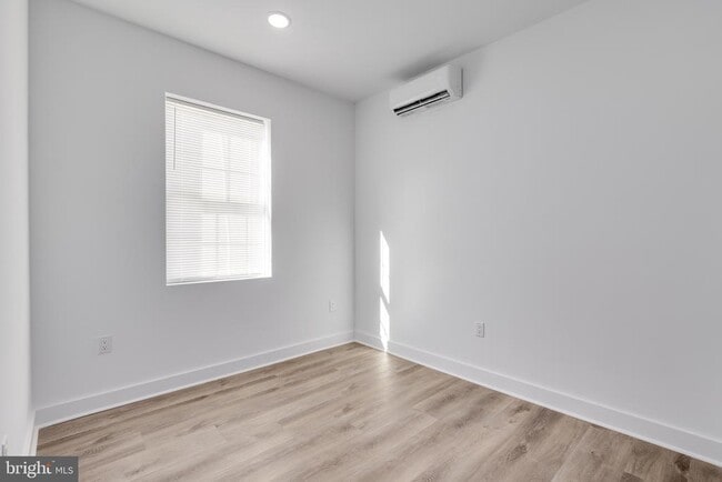 Photo - 715 W Cumberland St