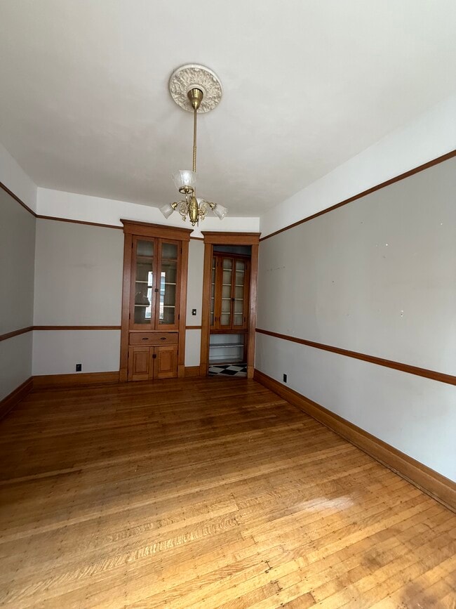 Photo - 317 e 13th st