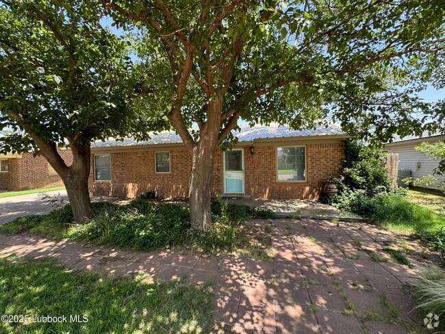 Building Photo - 820 Hickory St Rental