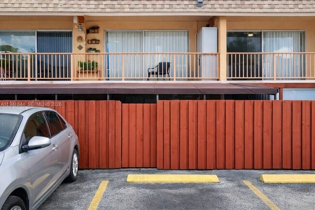 Photo - 850 SW 129th Pl Unit 103