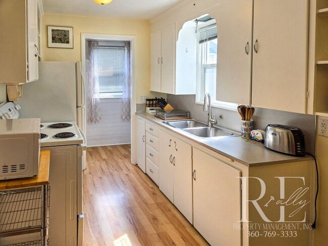 Photo - Furnished Cozy 1-Bd Near PSNS