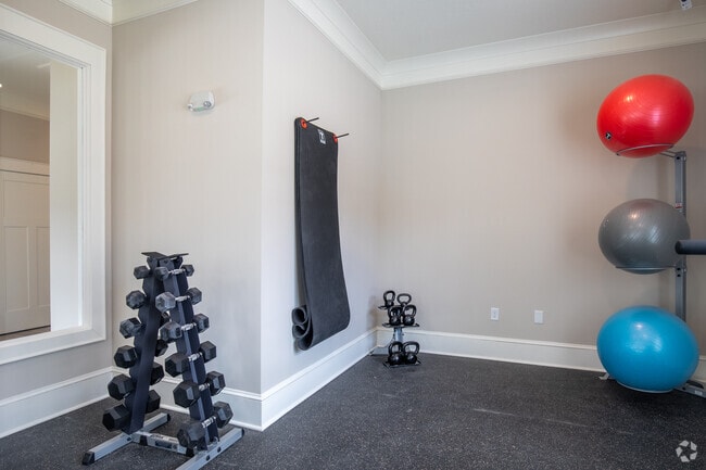24/7 Fitness Center
