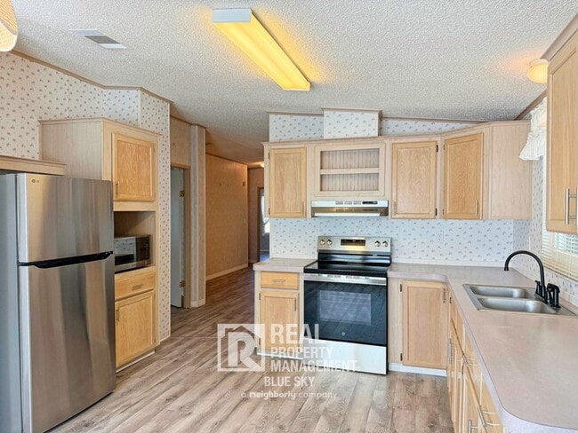 Photo - 5641 Columbia Dr