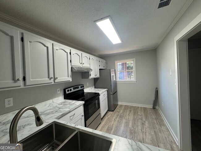 Photo - 2505 W Broad St Unit APT 212