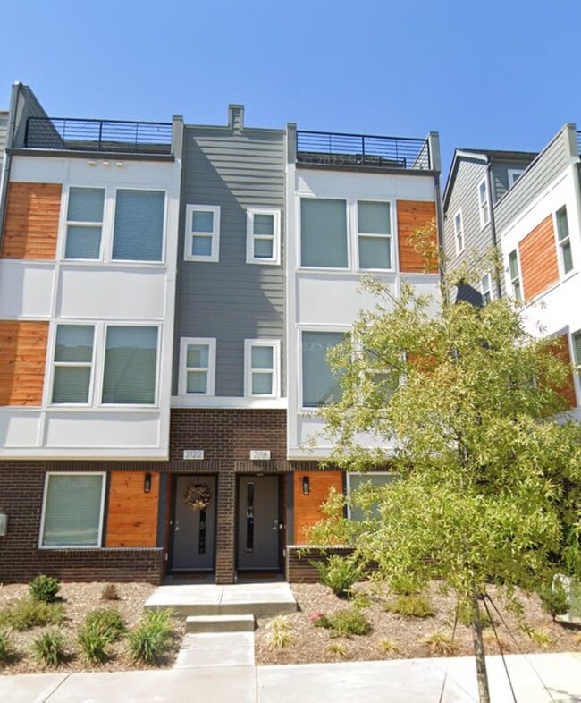 Building Photo - 2118 Bryant Park Dr