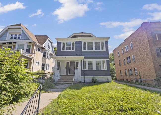 Building Photo - 4266 W Highland Blvd