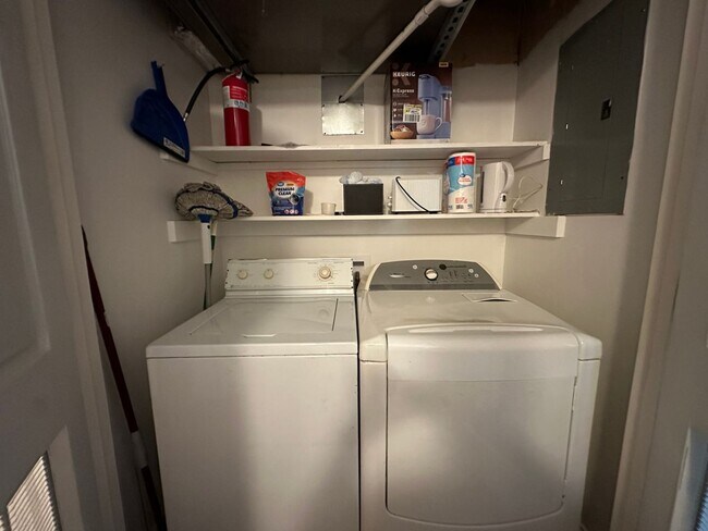 1416 E O St Unidad 1416 E O St