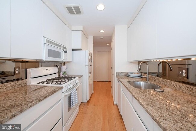 Photo - 1637 Oakwood Dr Unit S-122