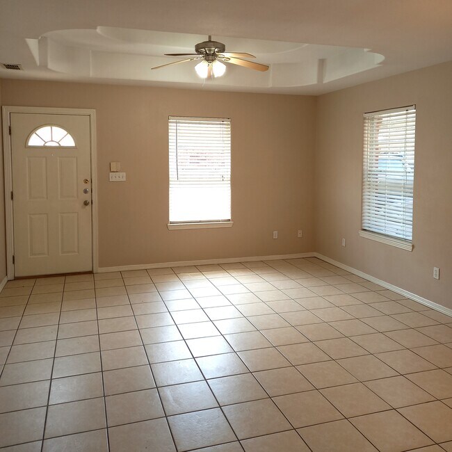 Photo - 715 S Dfw Dr Unit #2