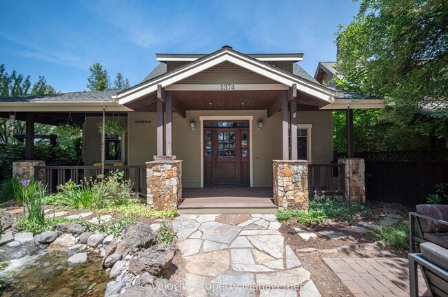 Building Photo - Beautiful Westside Craftsman | Prime Bend Location