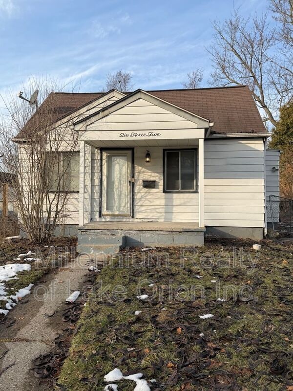 Building Photo - 635 3rd Ave