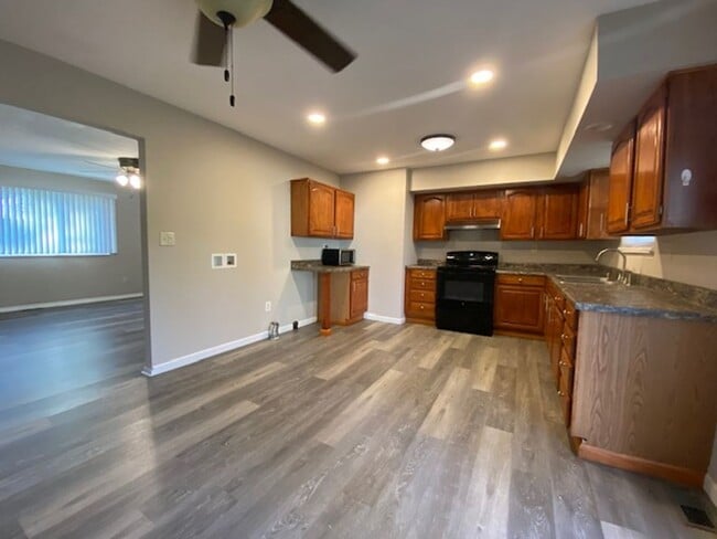 Photo - Welcome to this charming 2-bedroom, 1-bathroom ranch style home located in Springfield, OH+