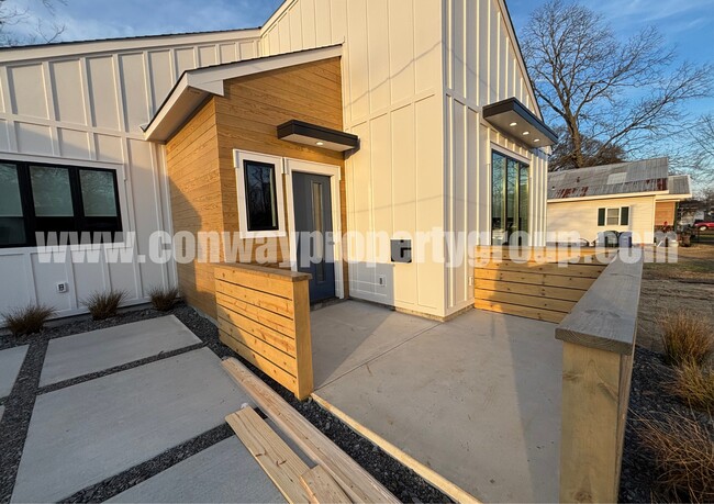 Photo - 2156 Prince St