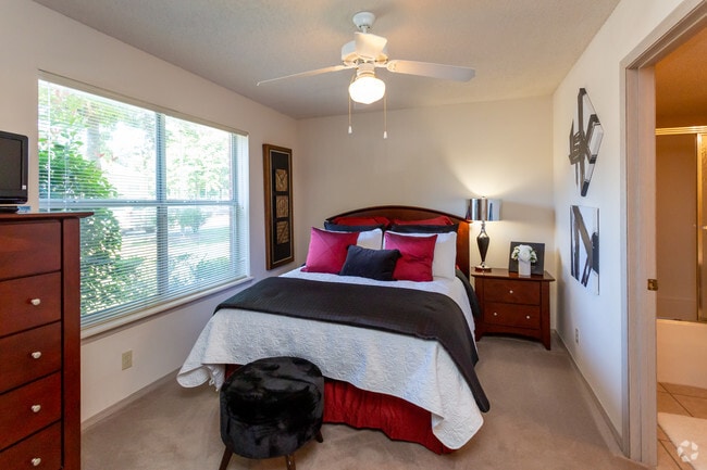 2BR, 2BA - 987 SF - First Bedroom