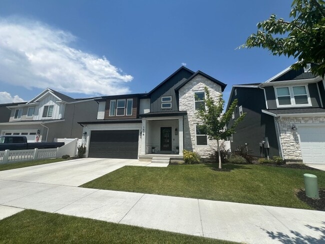 Building Photo - 1516 W Stone Gate Dr