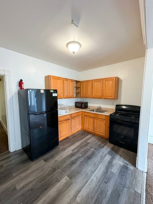 Building Photo - 27 Clark St Unit 2