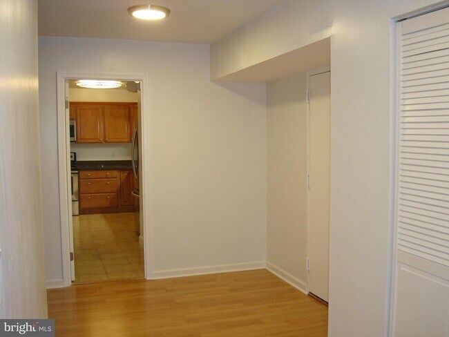 Photo - 3800 Powell Ln Unit 722