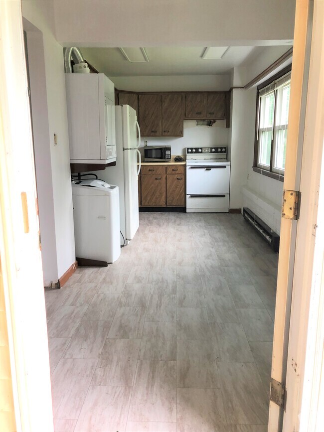 Building Photo - 906 N West St Unit 2 Rental