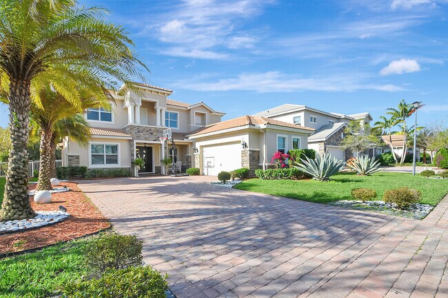 8952 Cypress Grove Ln