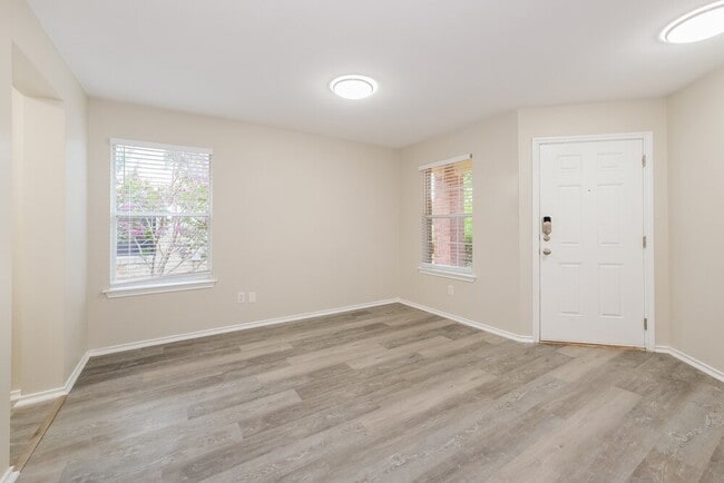 Photo - 838 Indian Meadow Dr