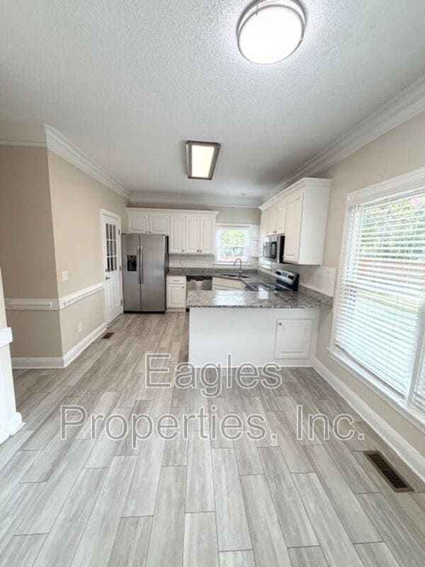 Photo - 242 N Marion Dr