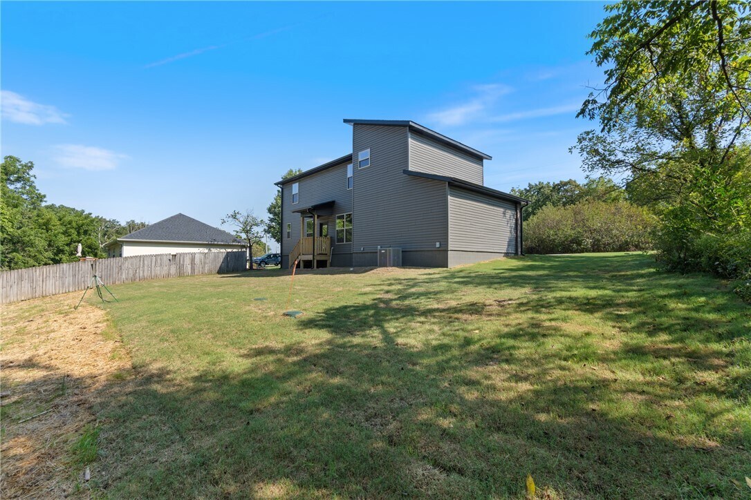 Photo - 5 Hebrides Ln
