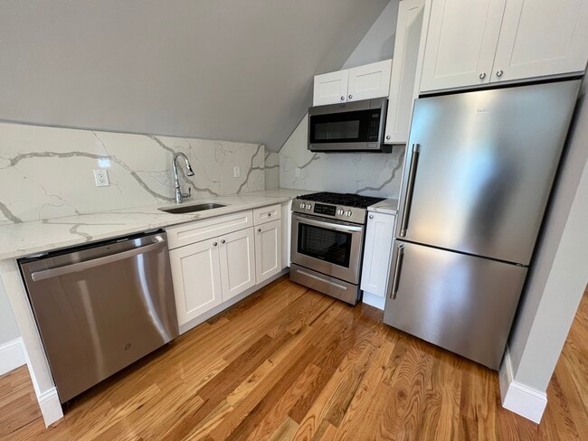 Photo - 158 Morrison Ave Unit 3