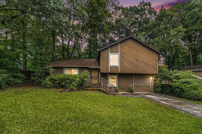 3 Bedroom 2 Bath Home with Den and Screene... - 3 Bedroom 2 Bath Home with Den and Screene...