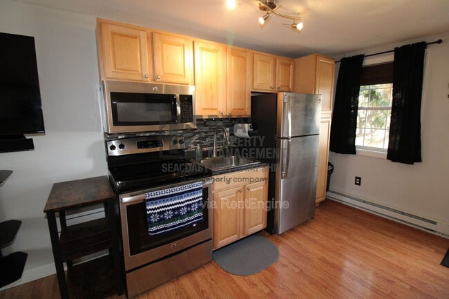 Building Photo - 93 Henry Law Ave Unit 9