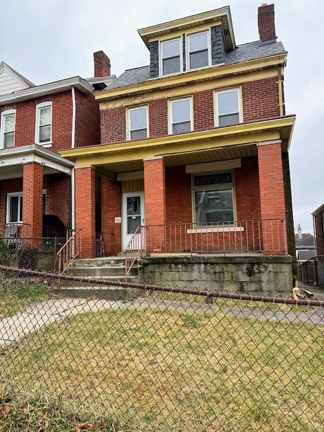 Building Photo - 320 Orchard Pl