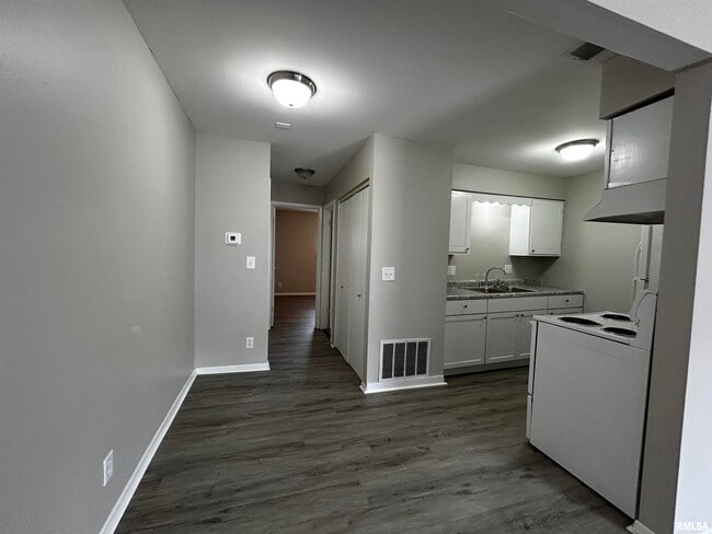 Photo - 1902 Sheridan Rd Unit 2