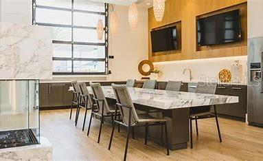 Photo - 119 E Pine St