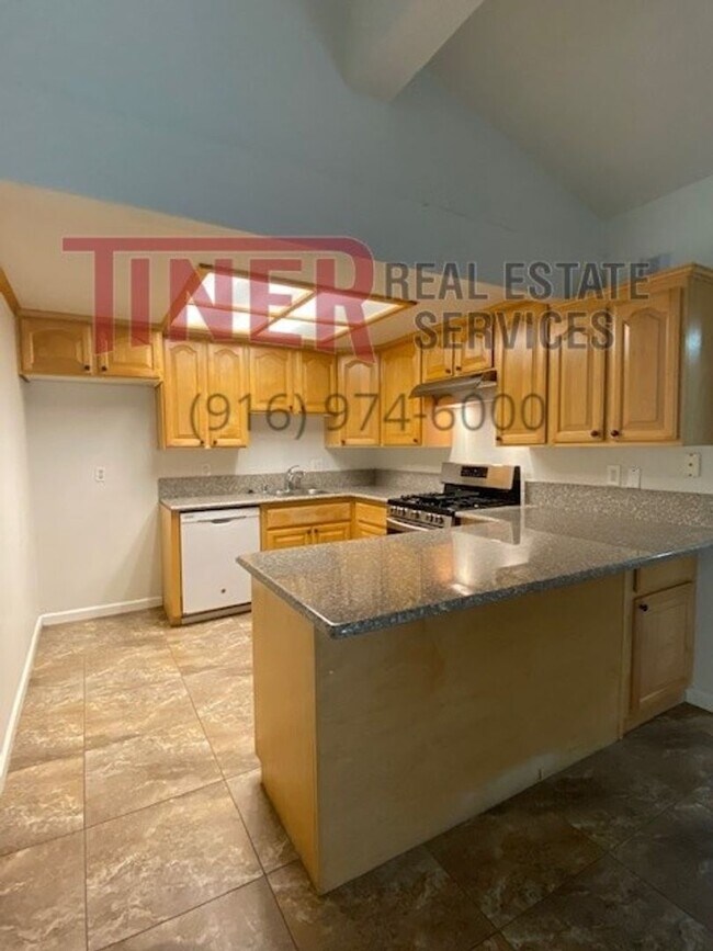 2 Bedroom/2 Bathroom Duplex