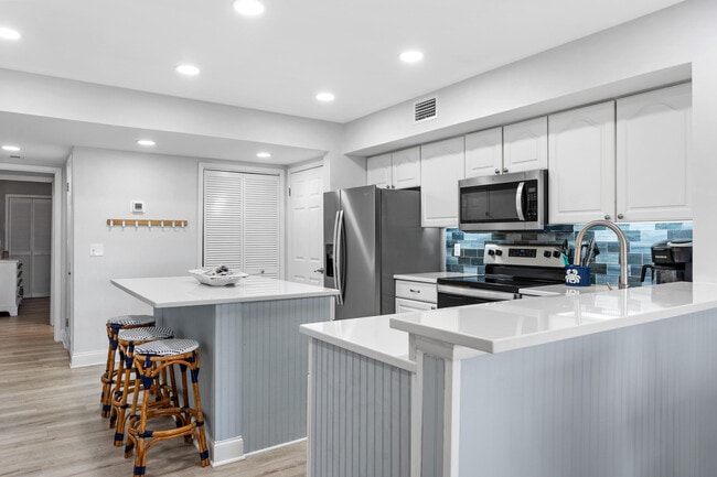 Photo - 814 Harbour Point Dr Unit 814