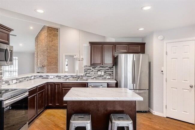 Building Photo - 8518 Forest Point Dr Rental