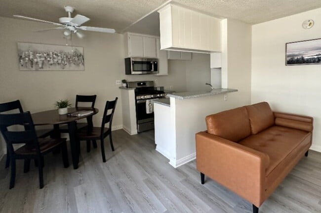 Building Photo - Vassar Carriage House Apartments