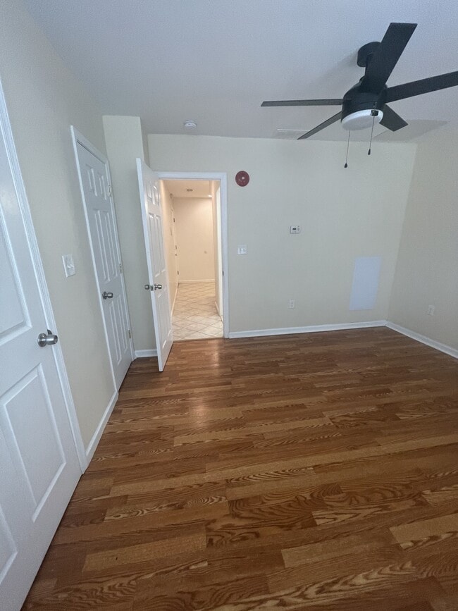 Building Photo - 3439 N Carlisle St Unit 2F