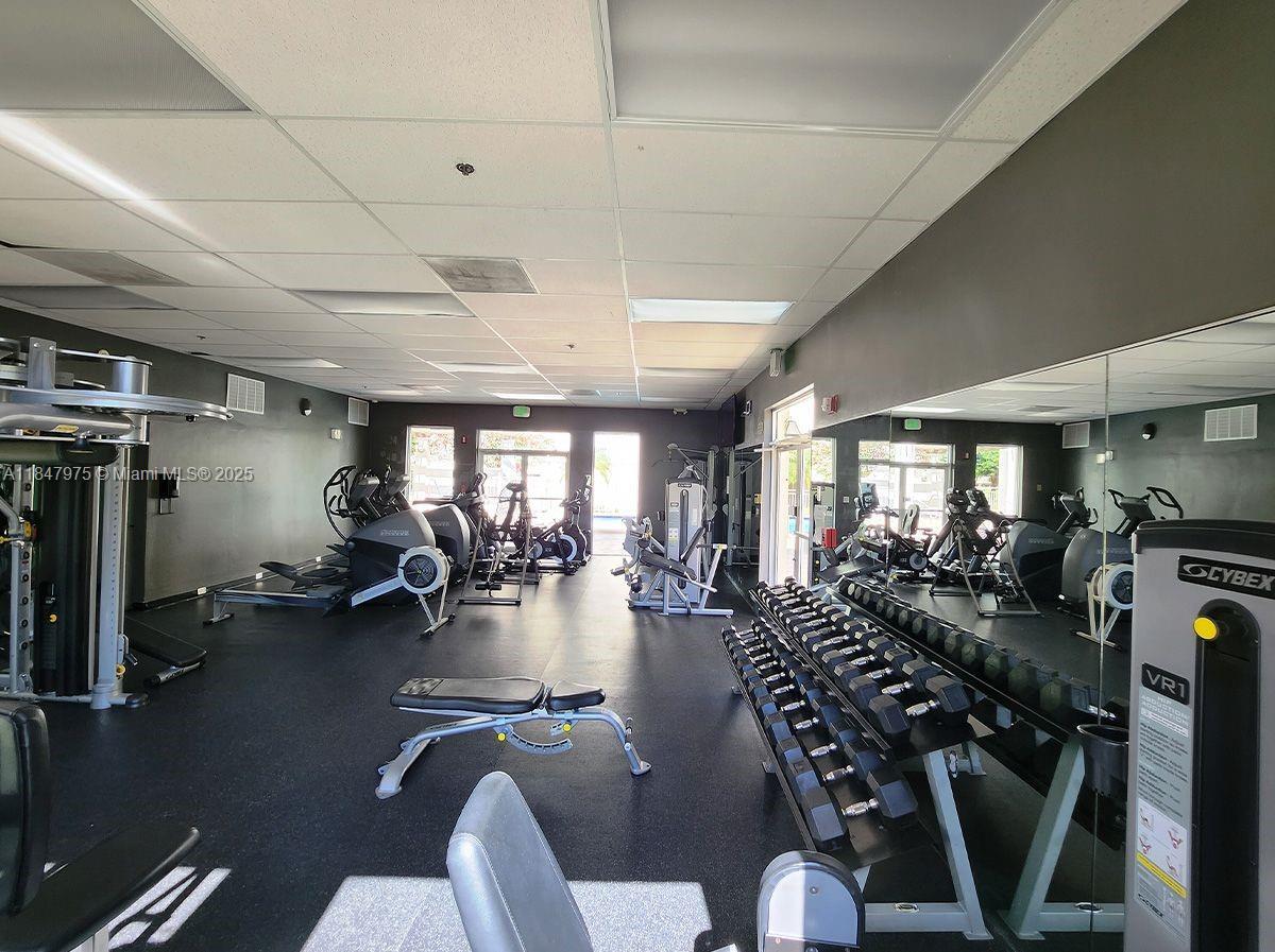 Photo - 140 Meridian Ave Unidad 315 Rental