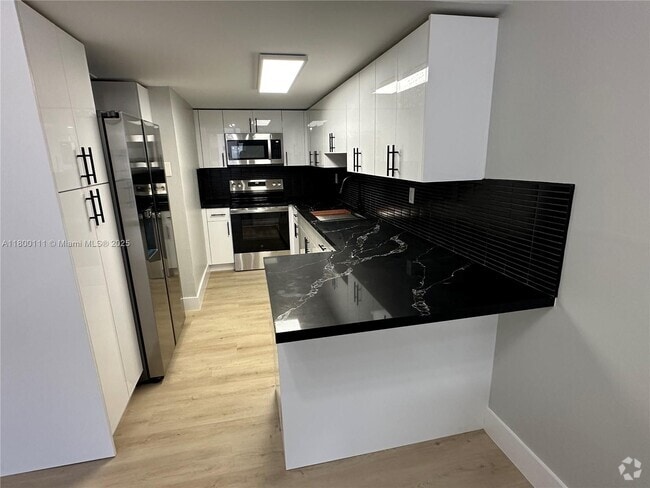 Building Photo - 10090 NW 80th Ct Unit 1325 Rental