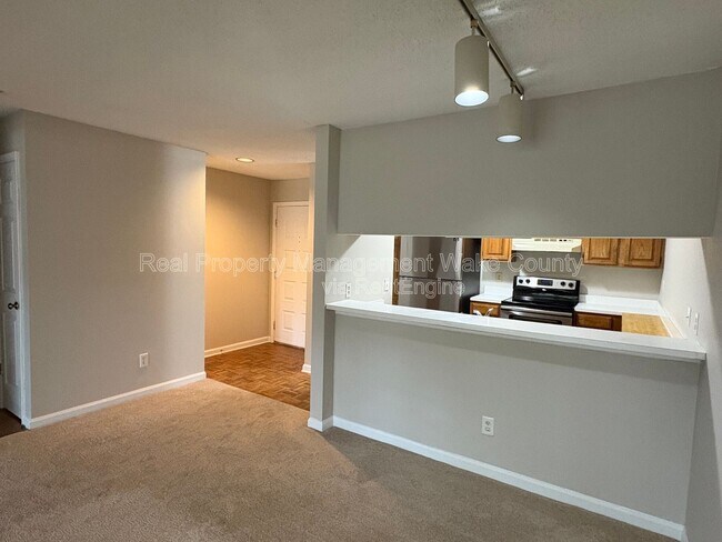 Photo - 700 Bishops Park Dr Unit 202