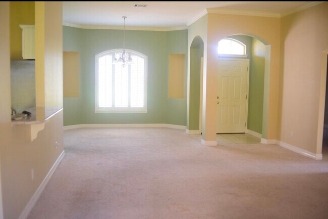 Photo - 122 Palisade Ln