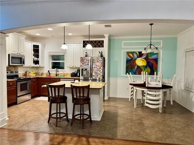 Photo - 2106 Halcon St