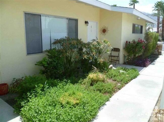 Building Photo - 44330 San Pablo Ave Unit 6