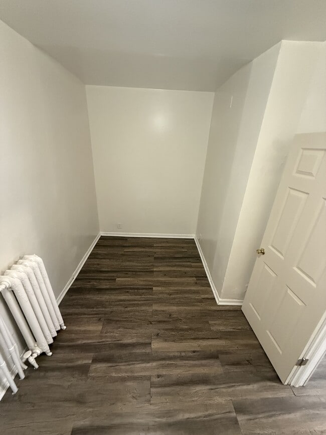 546 Edmund Ave W